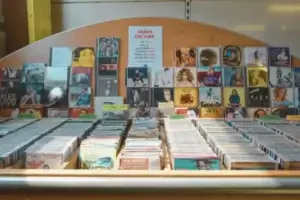 Rayon de CD, Vinyls et DVD de seconde main