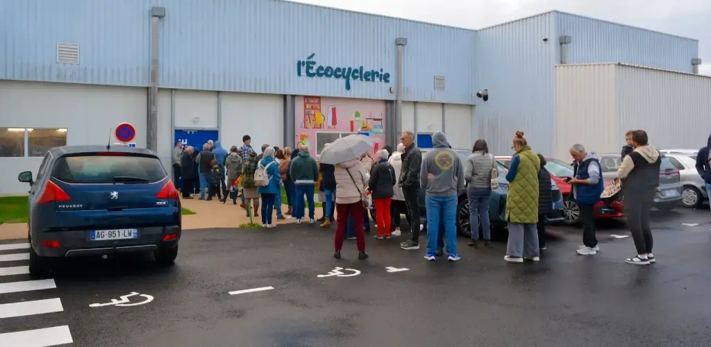 Le jour de l'ouverture de notre recyclerie à Givrand